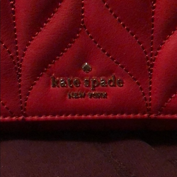 Handbags - Picture 2 of 8